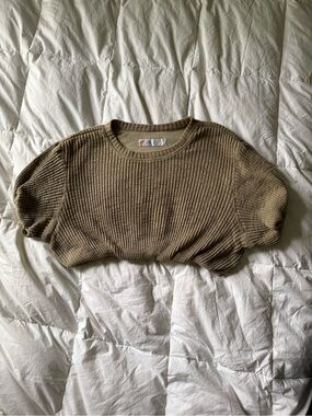 Free people beach Ribbed bubble hem crop top in Olive/ecru